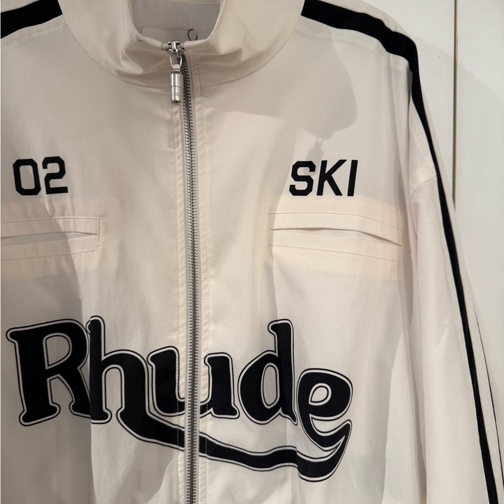 Rhude 🔥 Brand new light ski jacket. The details on this piece are bananas!